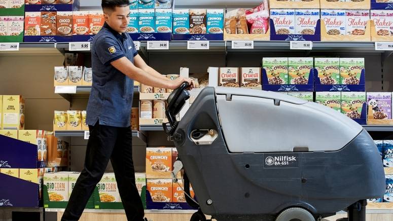 2023_Butik_Action_rengøring_Ahmad